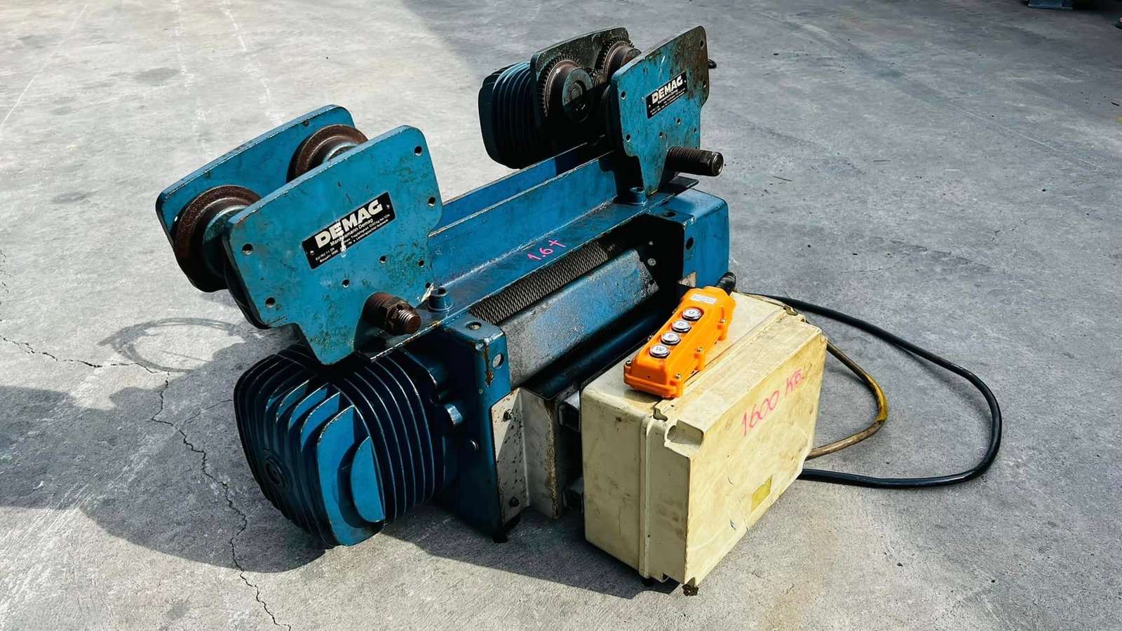 รอกสลิงไฟฟ้าเยอรมัน DEMAG GERMANY ขนาด 1600 kg 4 ทิศทาง สลิงยาว 8 m ระบบไฟ 380V รอกสลิงไฟฟ้าเยอรมัน DEMAG GERMANY ขนาด 1600 kg 4 ทิศทาง สลิงยาว 8 m ระบบไฟ 380V