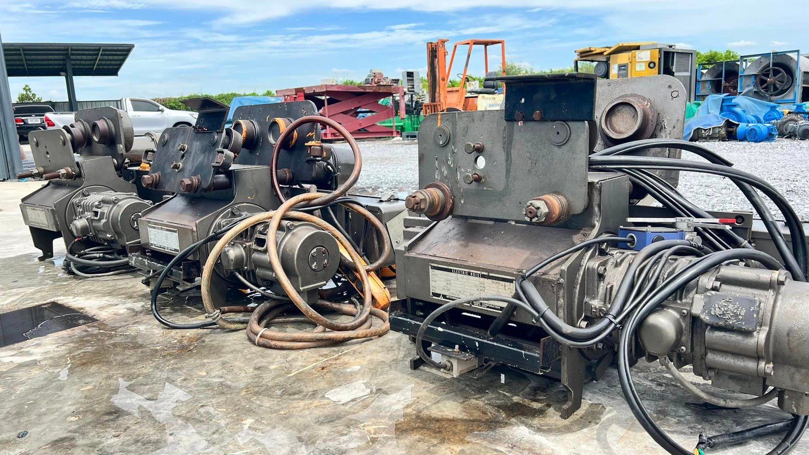 รอกสลิงไฟฟ้าญี่ปุ่นMitsubishi JAPAN Type : R-1-LK3 ขนาด 1 ton (1000 kg) สลิงยาว 6 m  4 ทิศทาง 380V