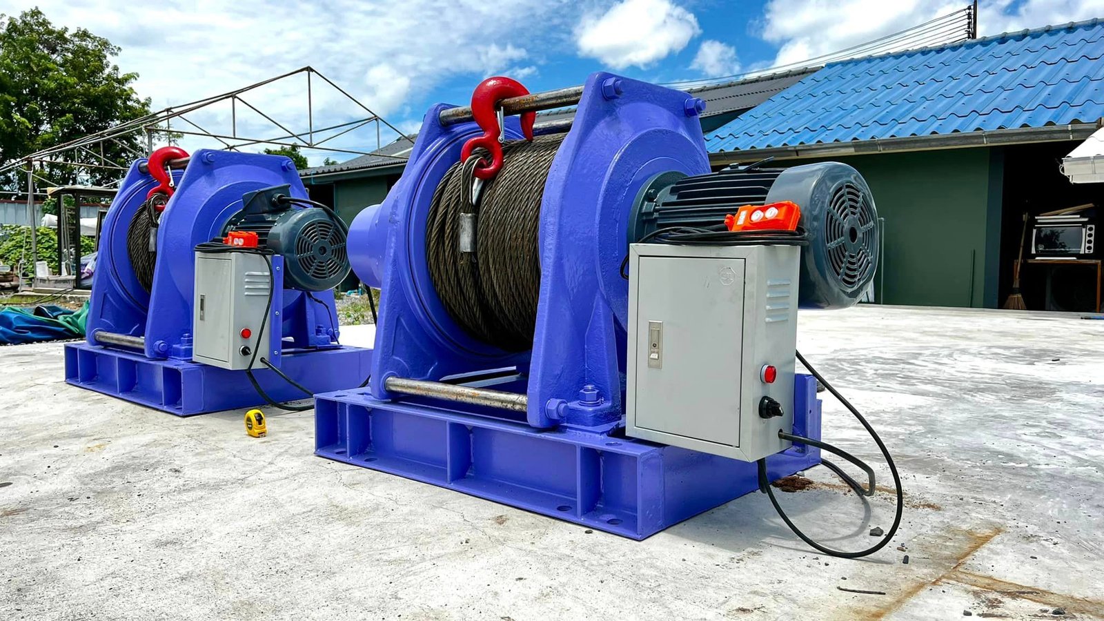 รอกกว้านสลิงไฟฟ้ารุ่นงานหนัก(COMEUP_WINCH) COMEUP Model : CWG31500 Capacity : 3500 kg มอเตอร์ 7.5 HP รอกกว้านสลิงไฟฟ้ารุ่นงานหนัก(COMEUP_WINCH) COMEUP Model : CWG31500 Capacity : 3500 kg มอเตอร์ 7.5 HP