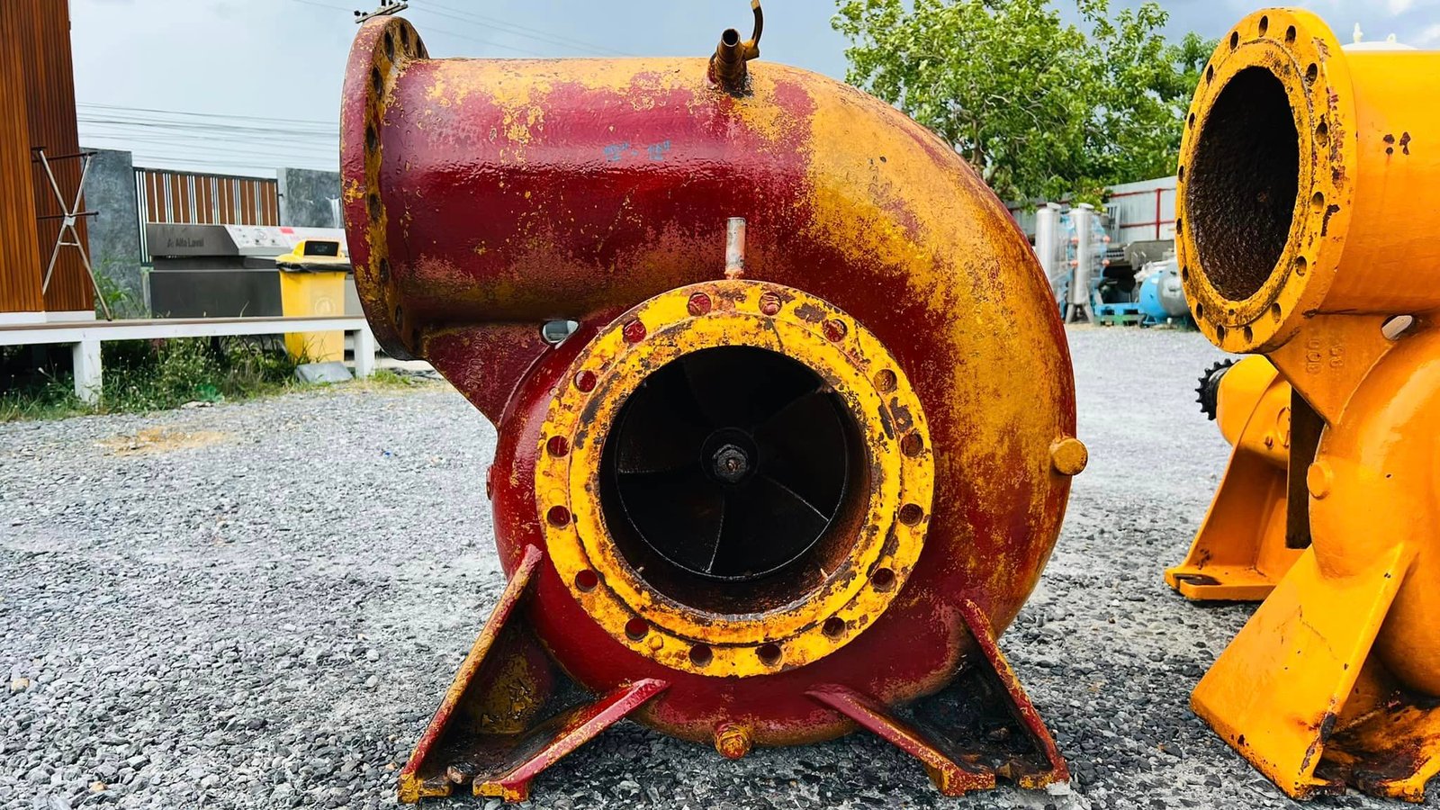 หัวปั้มน้ำหอยโข่ง TORISHIMA KSB JAPAN 12”- 12” ใช้กับมอเตอร์ 100-125 HP เข้ามา 4 ตัว หัวปั้มน้ำหอยโข่ง TORISHIMA KSB JAPAN 12”- 12” ใช้กับมอเตอร์ 100-125 HP เข้ามา 4 ตัว