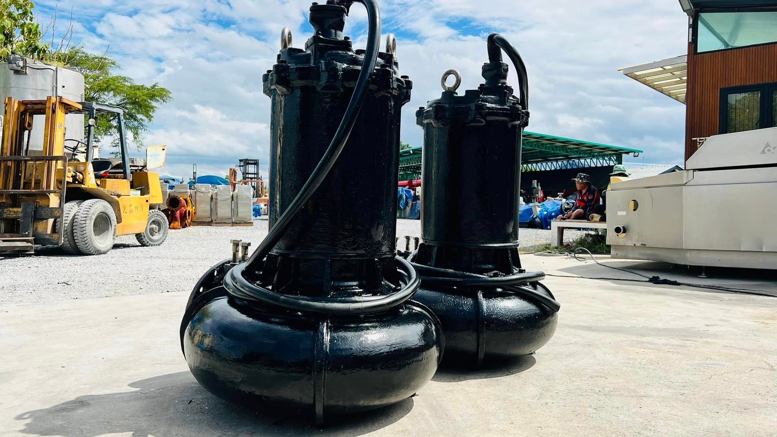 ปั้มจุ่มแช่ไดโว่(Submersible) JEIL SUBMERSIBLE PUMP ขนาด 40 HP ท่อ 12" Q : 720 m3h H : 9 m ระบบไฟ 38 ปั้มจุ่มแช่ไดโว่(Submersible) JEIL SUBMERSIBLE PUMP ขนาด 40 HP ท่อ 12" Q : 720 m3h H : 9 m ระบบไฟ 38