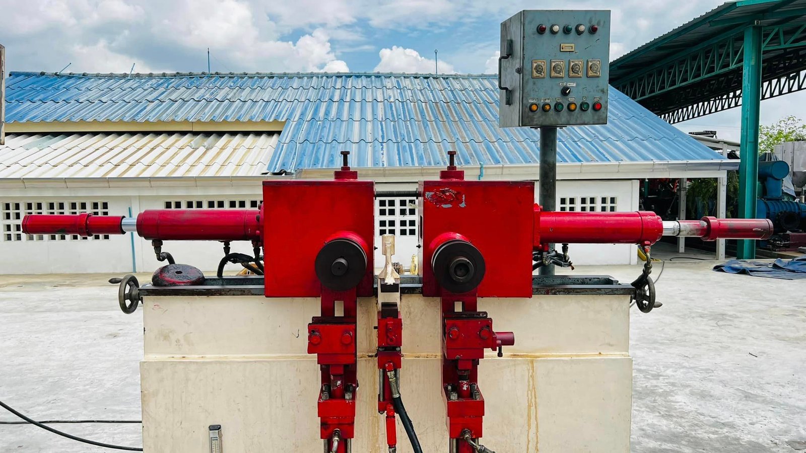 เครื่องดัดโค้งโครงสร้างไฮดรอลิค2แขน ดัดได้ 1/2" - 4" (โมลด์ดัดไม่มีมา) ระบบไฟ 380V เครื่องดัดโค้งโครงสร้างไฮดรอลิค2แขน ดัดได้ 1/2" - 4" (โมลด์ดัดไม่มีมา) ระบบไฟ 380V