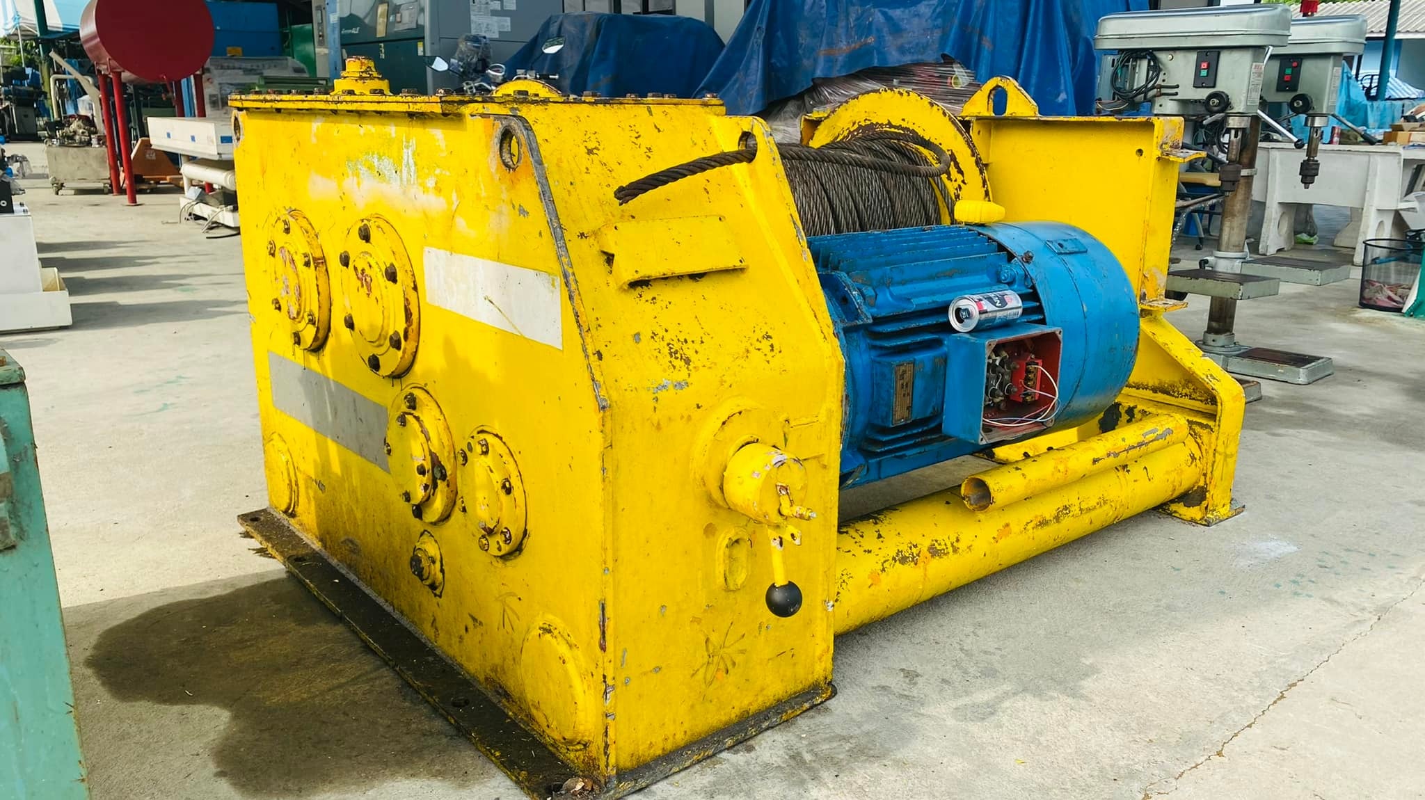 วินซ์สลิงไฟฟ้ายุโรป กว้านสลิง B W GERMANY ขนาด 20 ton
มอเตอร์เกียร์ SEW Eurodrive 40 HP 380V วินซ์สลิงไฟฟ้ายุโรป กว้านสลิง B W GERMANY ขนาด 20 ton
มอเตอร์เกียร์ SEW Eurodrive 40 HP 380V