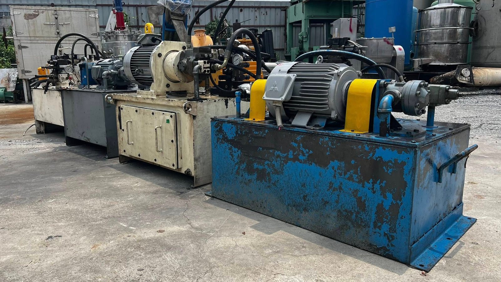 ชุดต้นกำลังปั้มน้ำมันไฮดรอลิค(PowerUnit) เข้ามา 4 ตัว380V