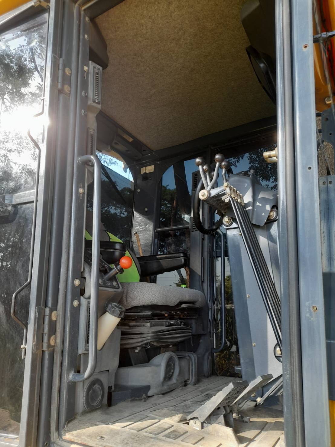 ขายรถเกรดเดอร์ JOHN DEER รุ่น 670 G ขายรถเกรดเดอร์ JOHN DEER รุ่น 670 G