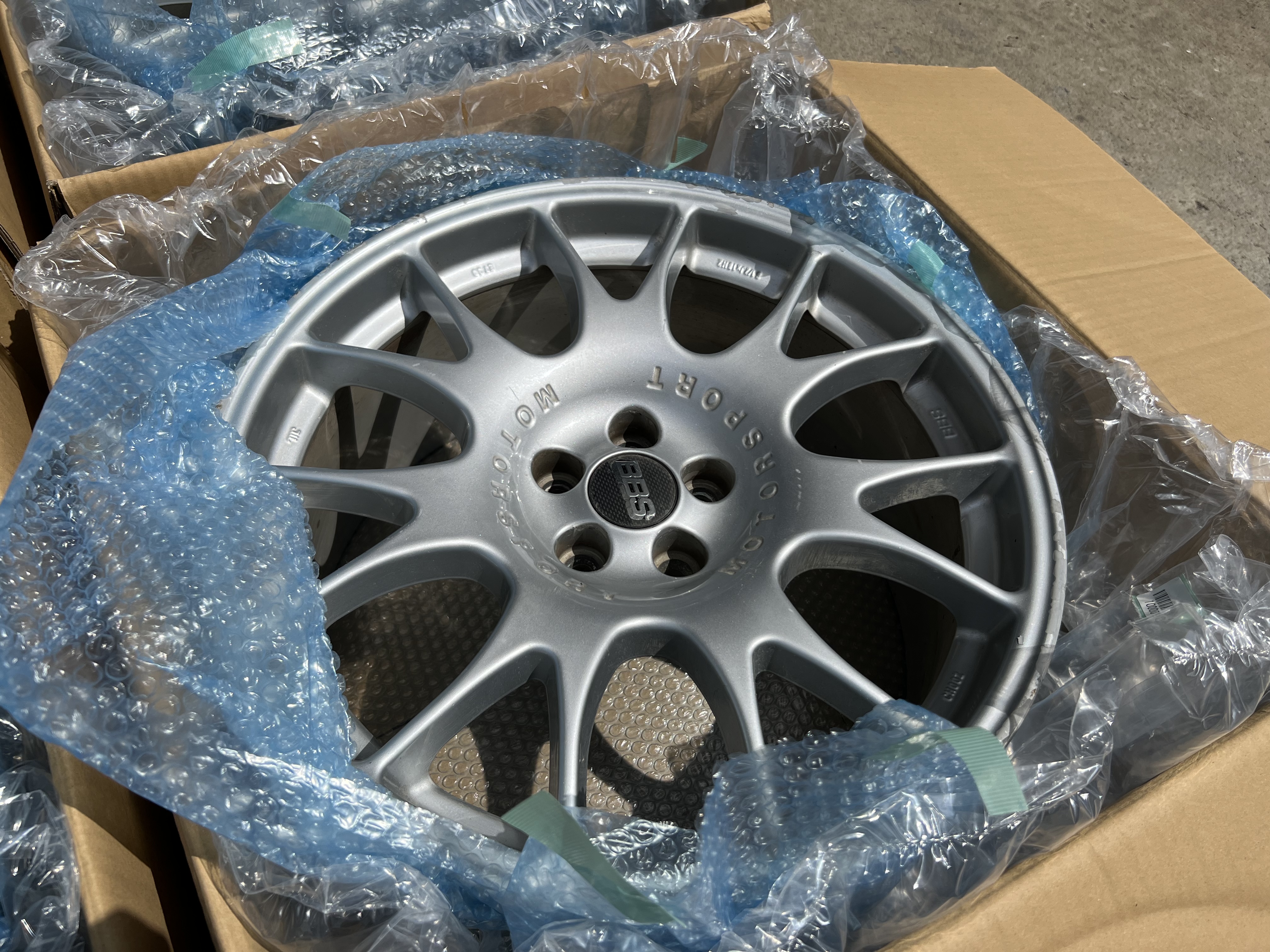 ขายล้อ BBS ch-r ขอบ 18 5รู100 มือสอง จากญี่ปุ่น ขายล้อ BBS ch-r ขอบ 18 5รู100 มือสอง จากญี่ปุ่น