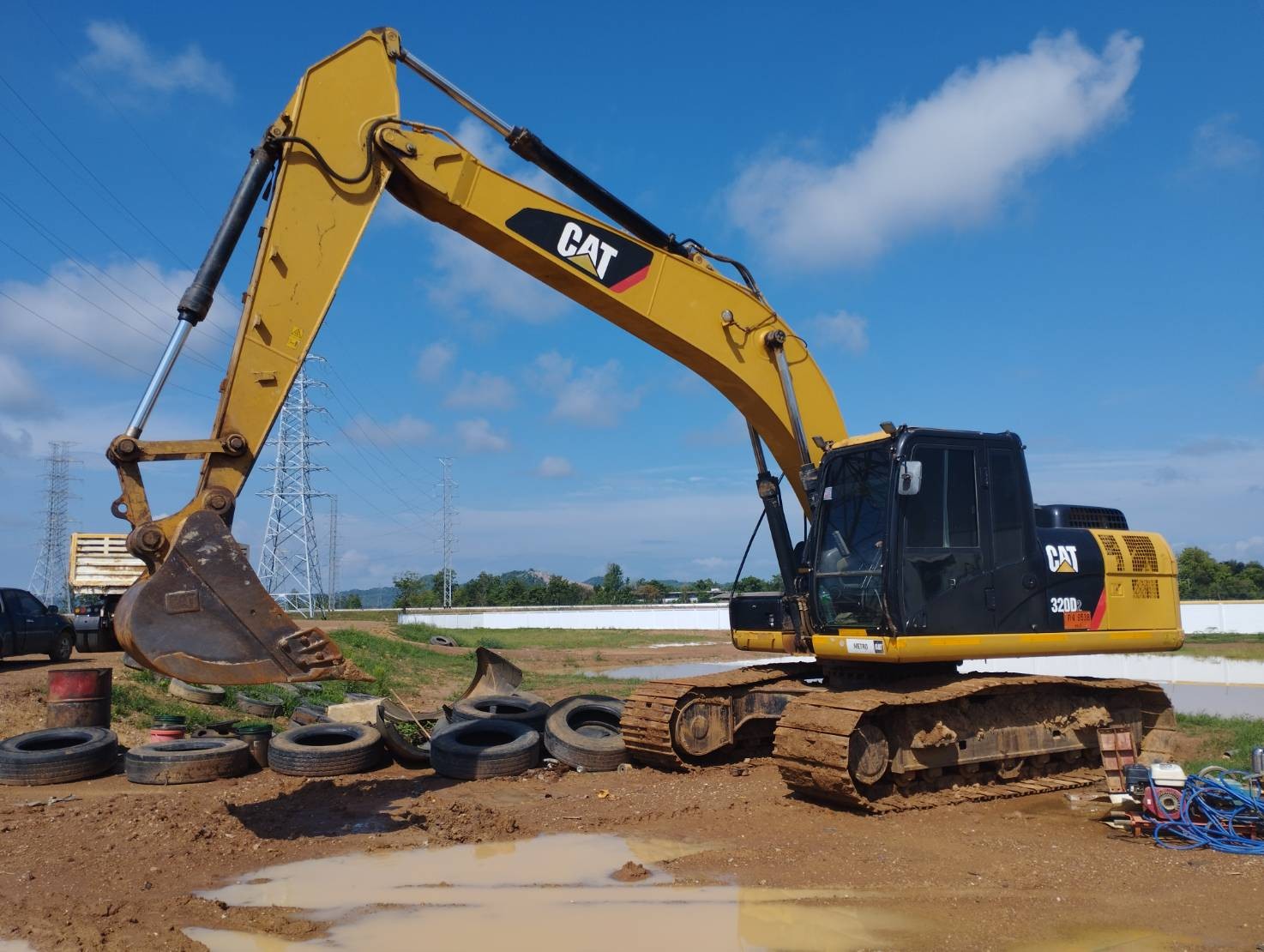 แบคโฮCaterpillar 320D2