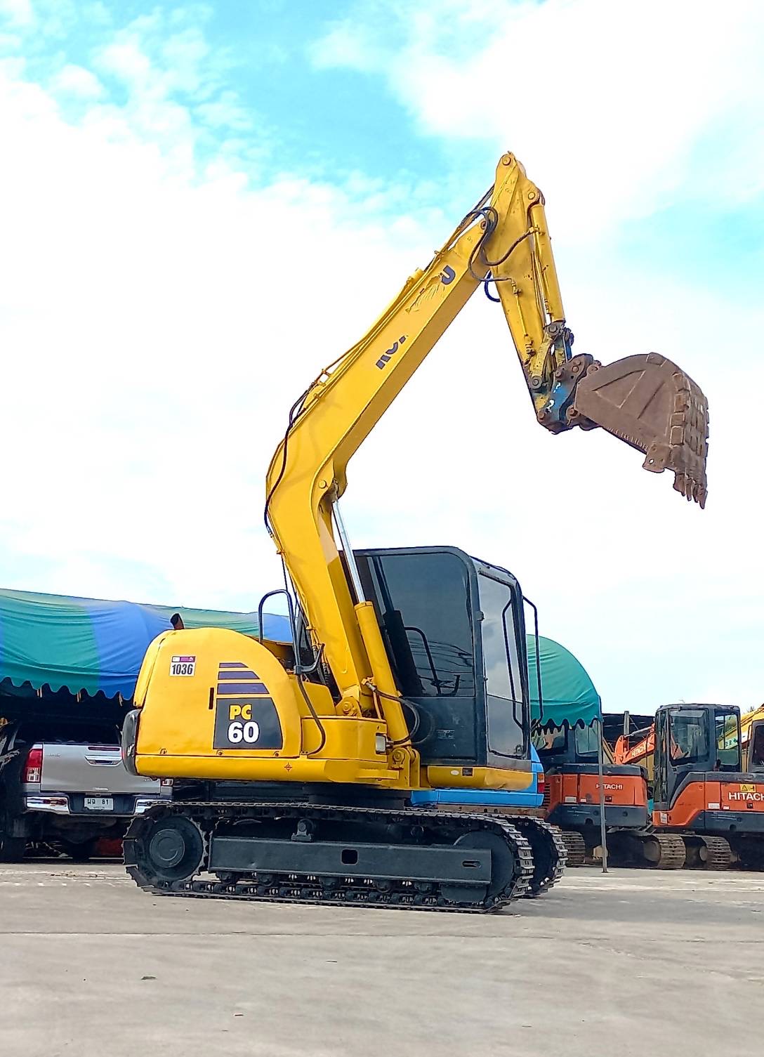 แบคโฮนำเข้ามา ยังไม่เคยใช้งานในไทย 635,000 บาท KOMATSU PC60 รุ่น 8 ปี 2022 ทำงาน 4,000 ชั่วโมงแท้ ภายในสวย ปั้มแรง เอวแน่น เอกสารอินวอยท์