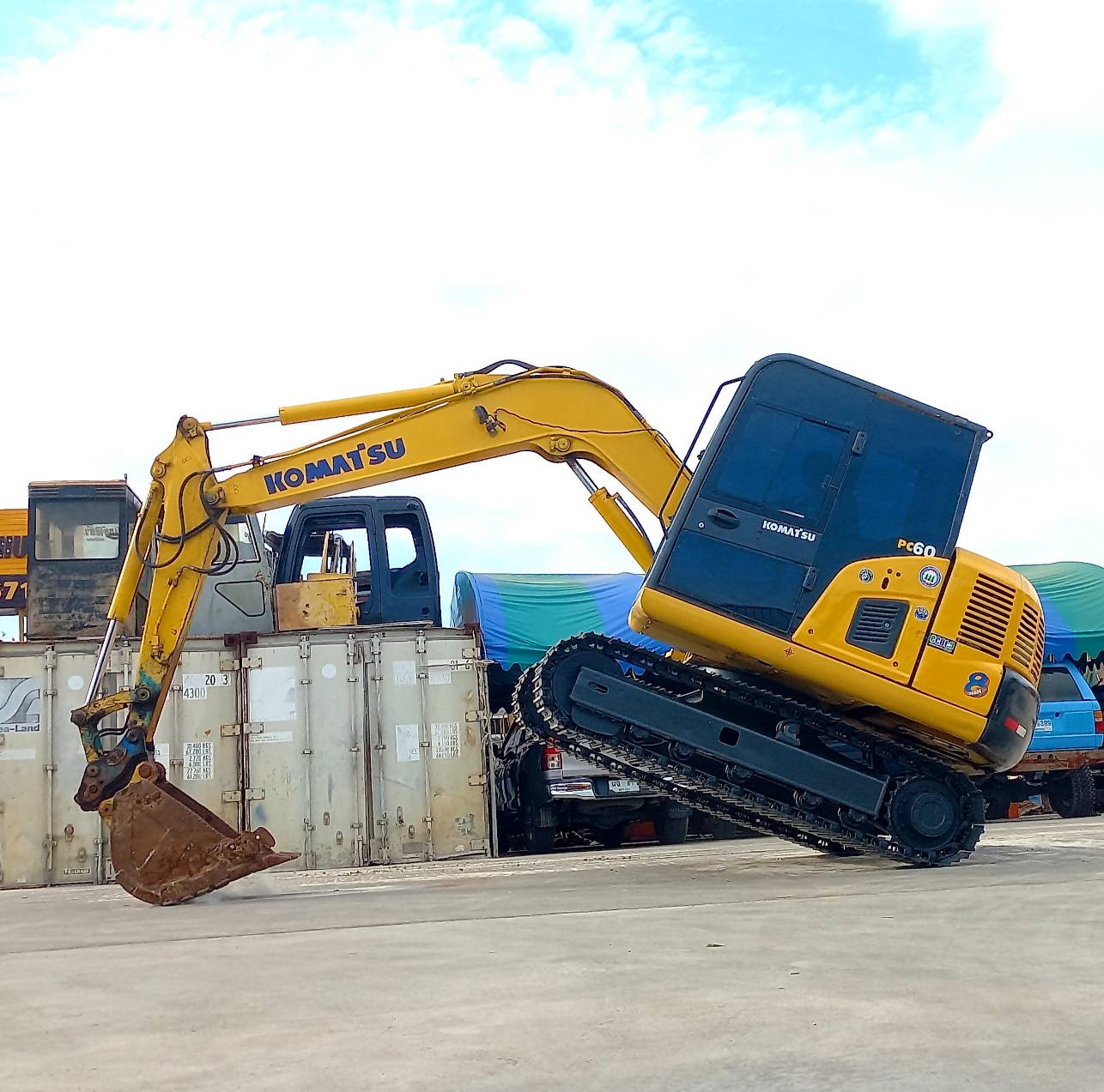 แบคโฮนำเข้ามา ยังไม่เคยใช้งานในไทย 635,000 บาท KOMATSU PC60 รุ่น 8 ปี 2022 ทำงาน 4,000 ชั่วโมงแท้ ภายในสวย ปั้มแรง เอวแน่น เอกสารอินวอยท์