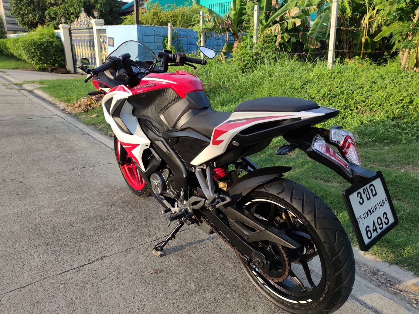 Bajaj pulsar RS200  ABS