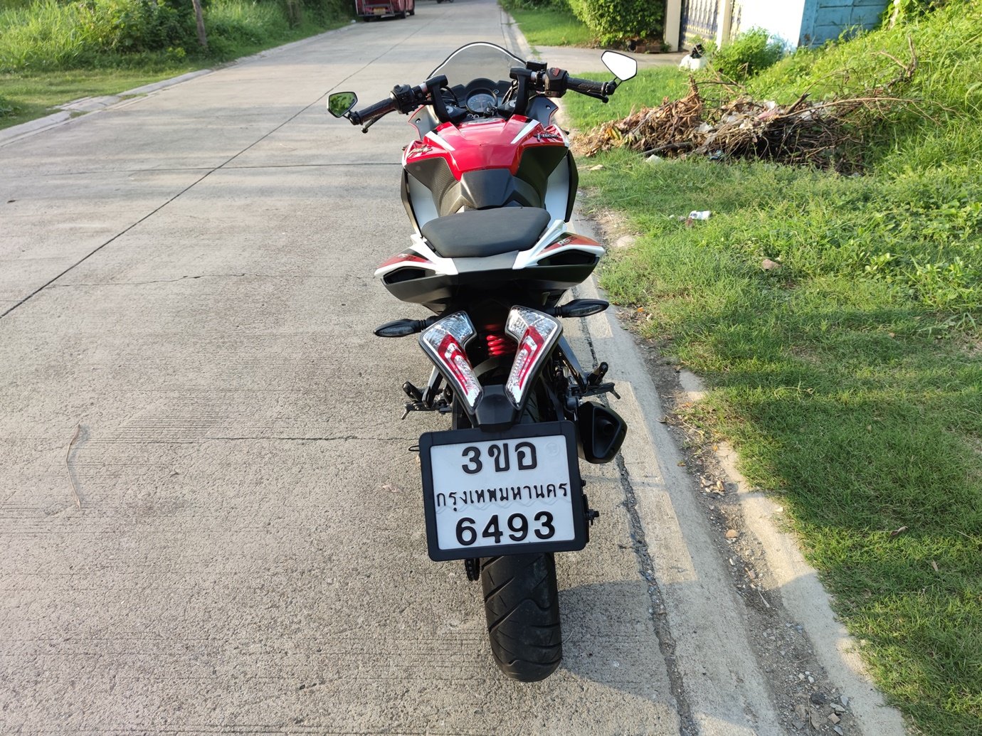 Bajaj pulsar RS200  ABS