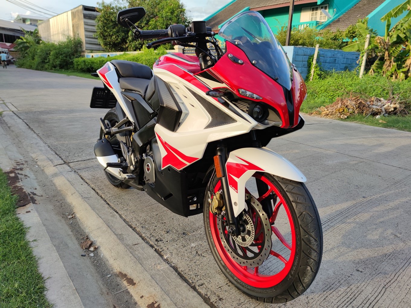 Bajaj pulsar RS200 ABS Bajaj pulsar RS200 ABS
