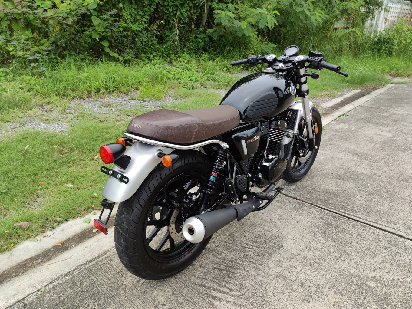 เก็บปลายทาง ใช้เพียง 5 พัน km. GPX Legend 250 Twin เก็บปลายทาง ใช้เพียง 5 พัน km. GPX Legend 250 Twin