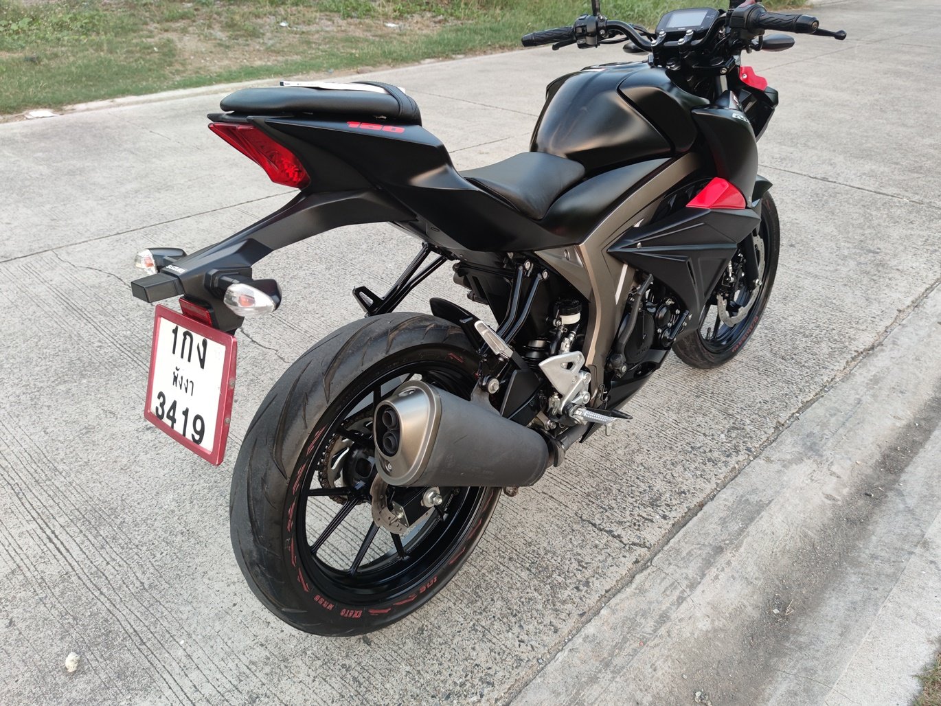 เก็บเงินปลายทาง Suzuki GSX-S150 สีดำแดงค่ะ