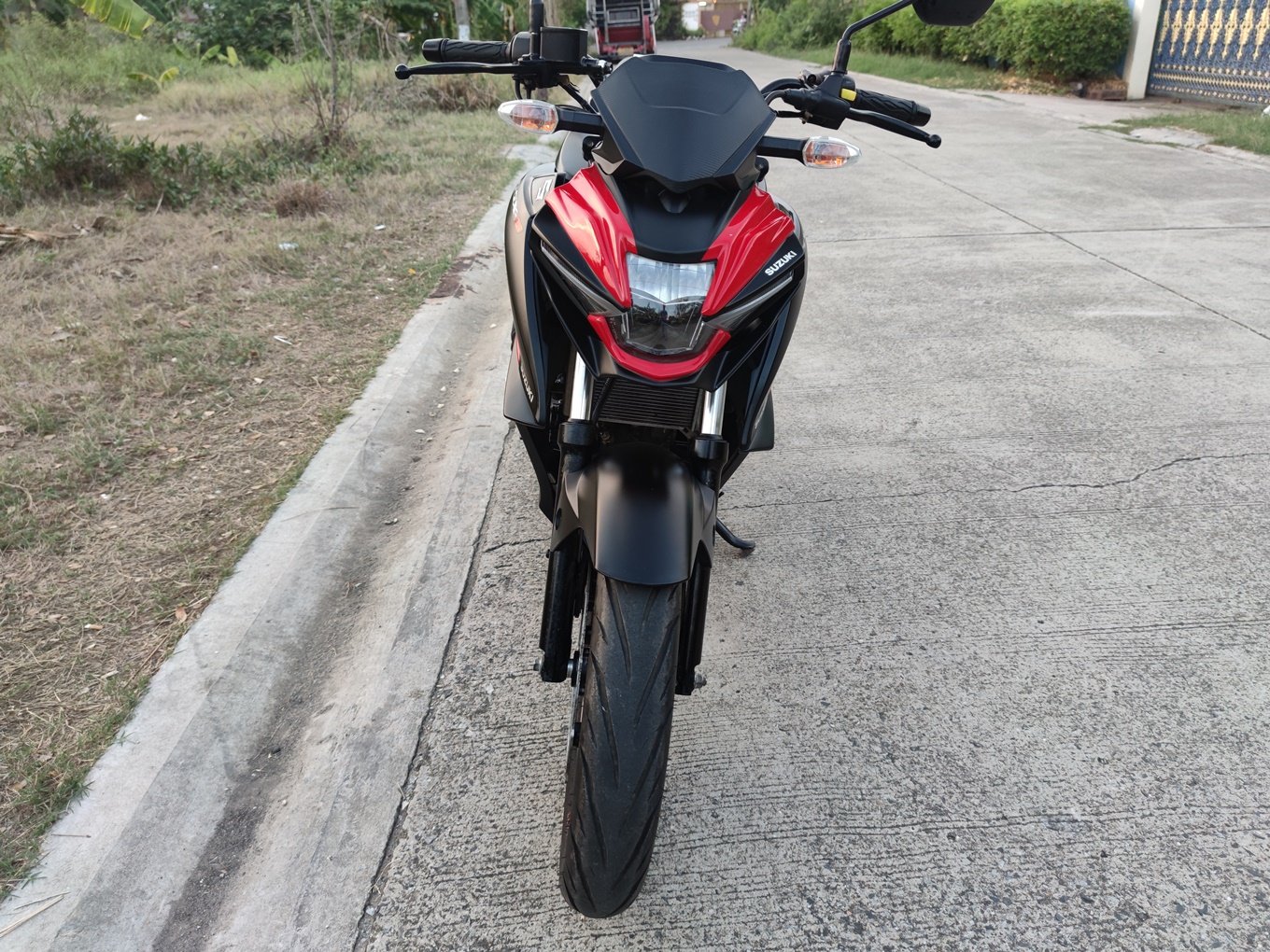 เก็บเงินปลายทาง Suzuki GSX-S150 สีดำแดงค่ะ เก็บเงินปลายทาง Suzuki GSX-S150 สีดำแดงค่ะ