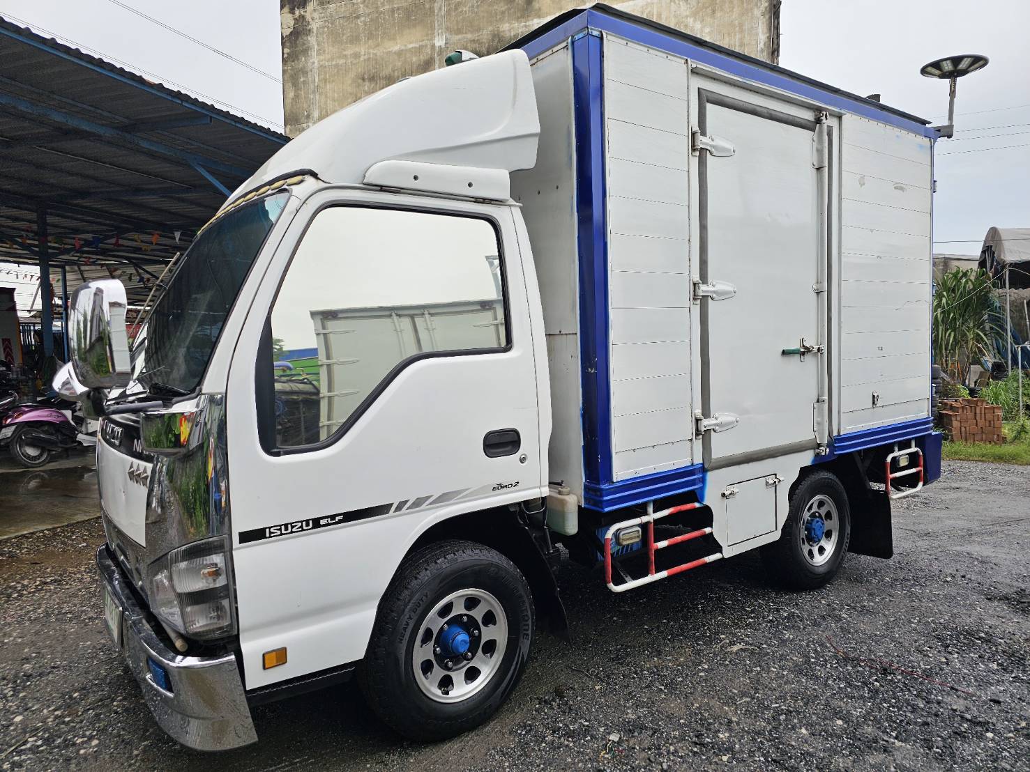ISUZU NKR 2006 ออกรถใข้เงิน 19000 ผ่อน 9400x60