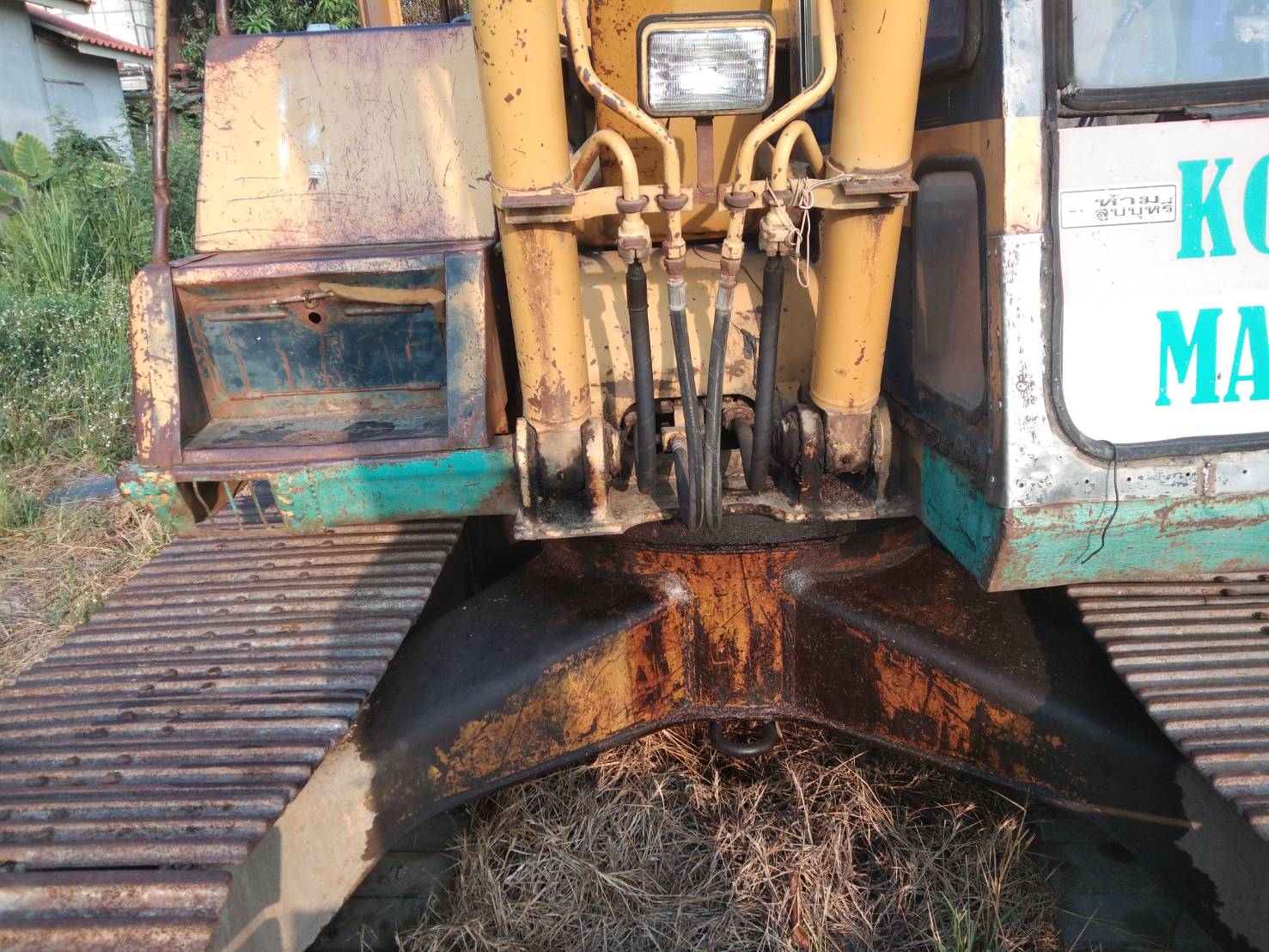 ขายถูก KOMATSU P.C.100-3 ตัวเดินใหญ่ 100-L ขายถูก KOMATSU P.C.100-3 ตัวเดินใหญ่ 100-L