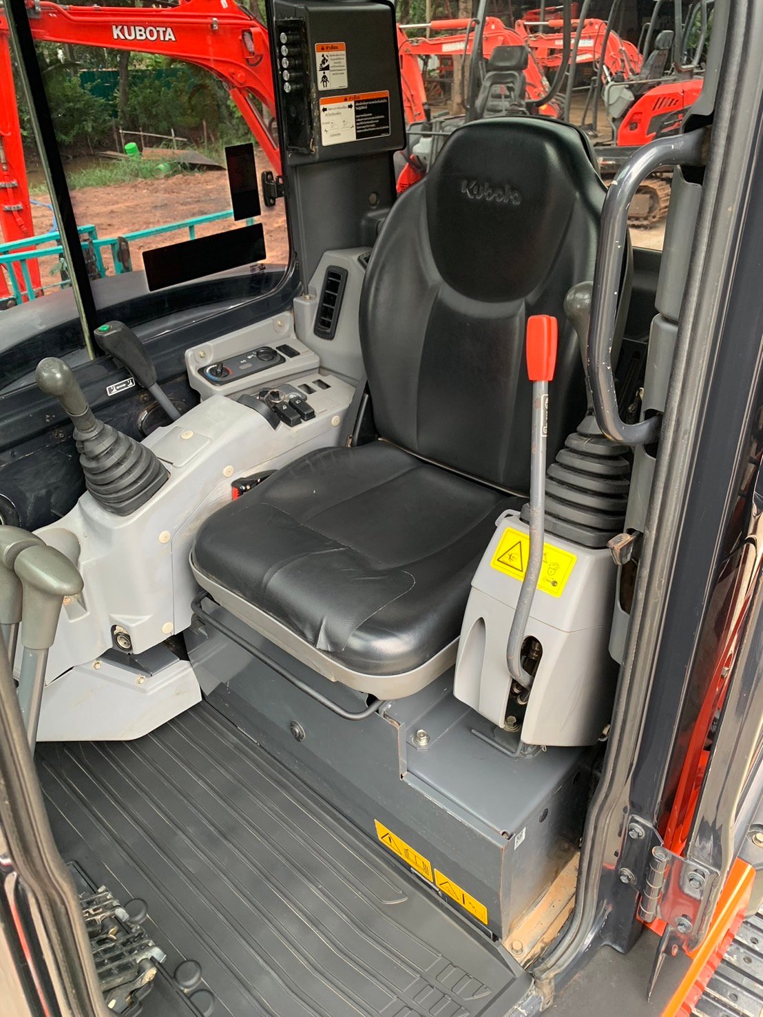 KUBOTA U55-6 ไมล์ 1,962ชั่วโมง พร้อมเล่มทะเบียน รถสวย พร้อมใช้ KUBOTA U55-6 ไมล์ 1,962ชั่วโมง พร้อมเล่มทะเบียน รถสวย พร้อมใช้