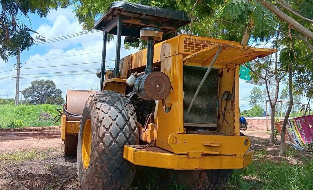 รถบด 10 ตัน 2 เพลา BOMAG BW212D-2