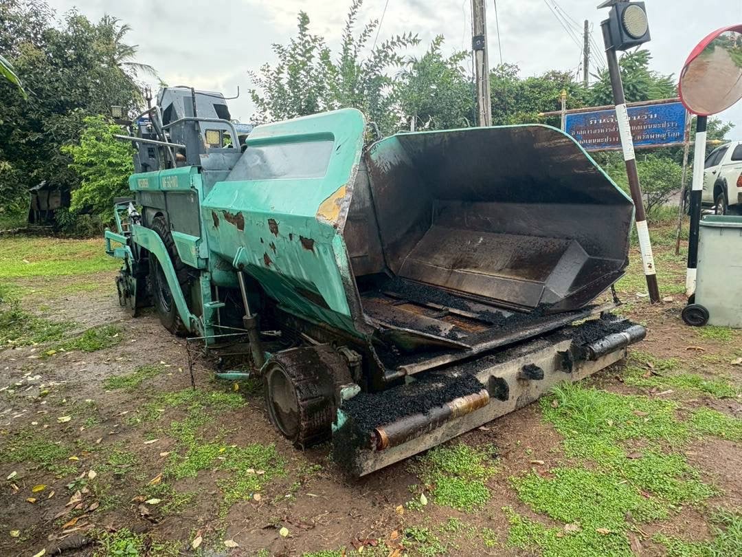 รถปูยาง 6 เมตร Mitsubishi MF60 WD รถปูยาง 6 เมตร Mitsubishi MF60 WD