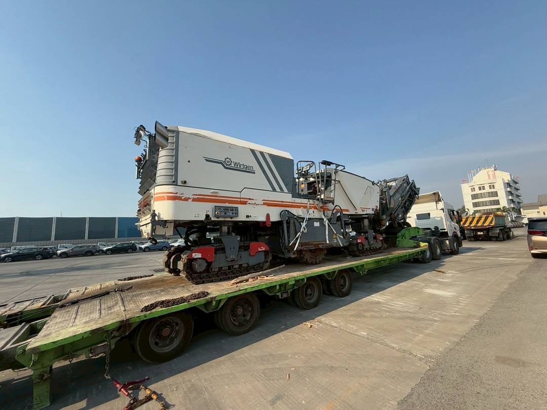 รถกัดถนนWirtgen W220 รถกัดถนนWirtgen W220