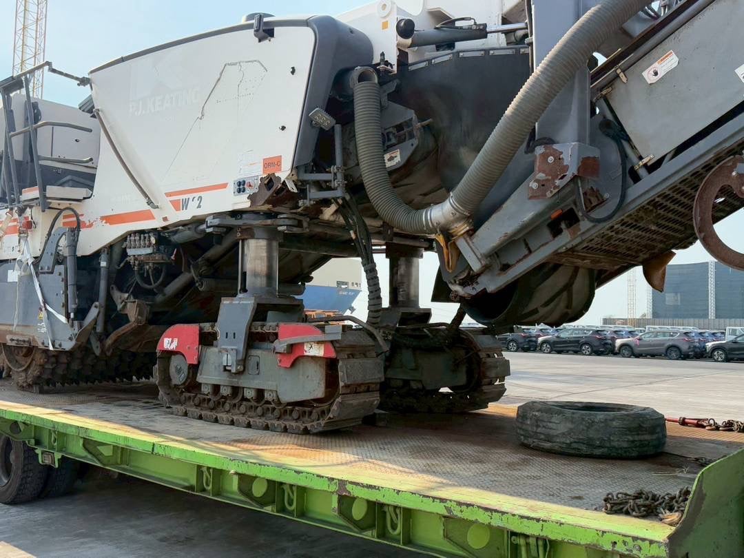รถกัดถนนWirtgen W220 รถกัดถนนWirtgen W220