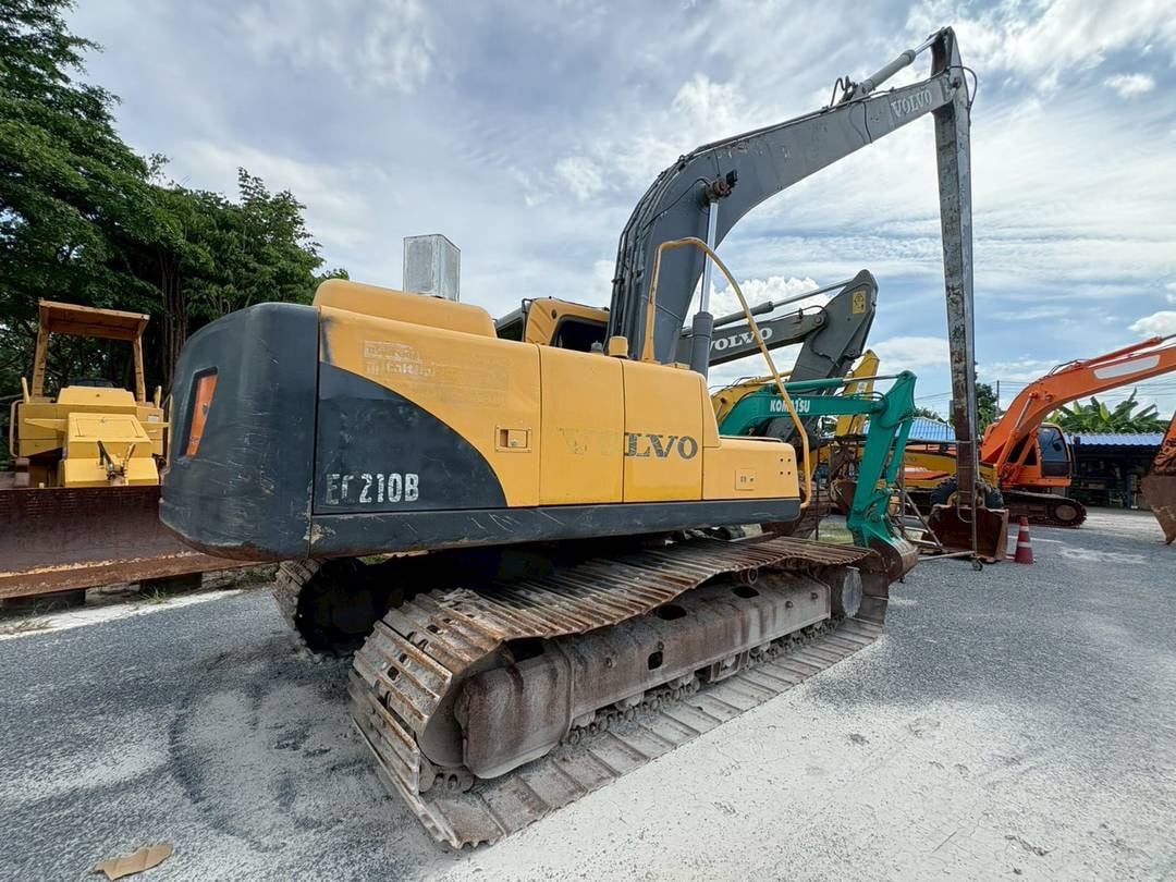 แบคโฮบูมยาวVOLVO EC210B