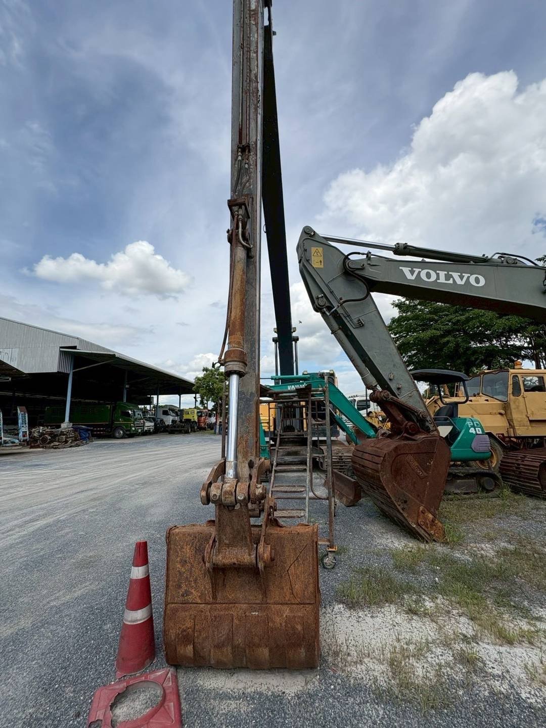 แบคโฮบูมยาวVOLVO EC210B แบคโฮบูมยาวVOLVO EC210B