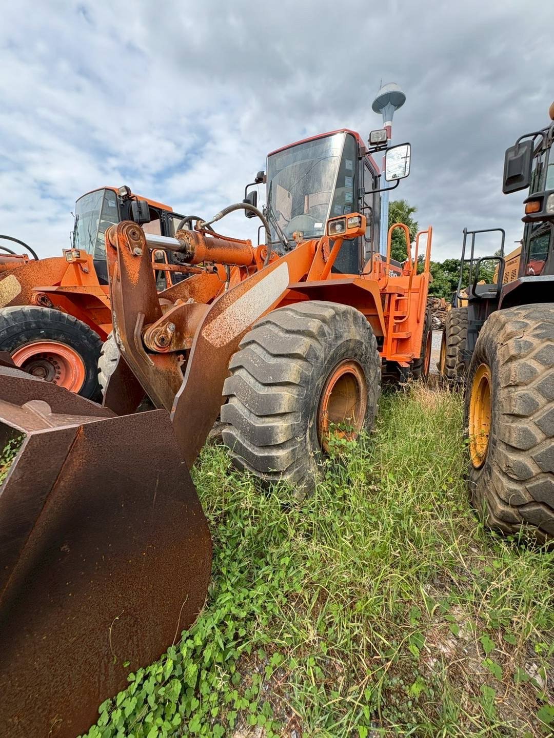 รถตักล้อยาง 3 คิวDoosan MEGA300-V