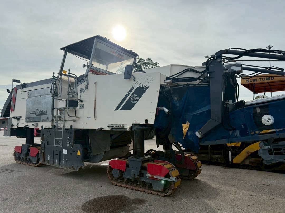 รถไสผิวถนนWirtgen W2100