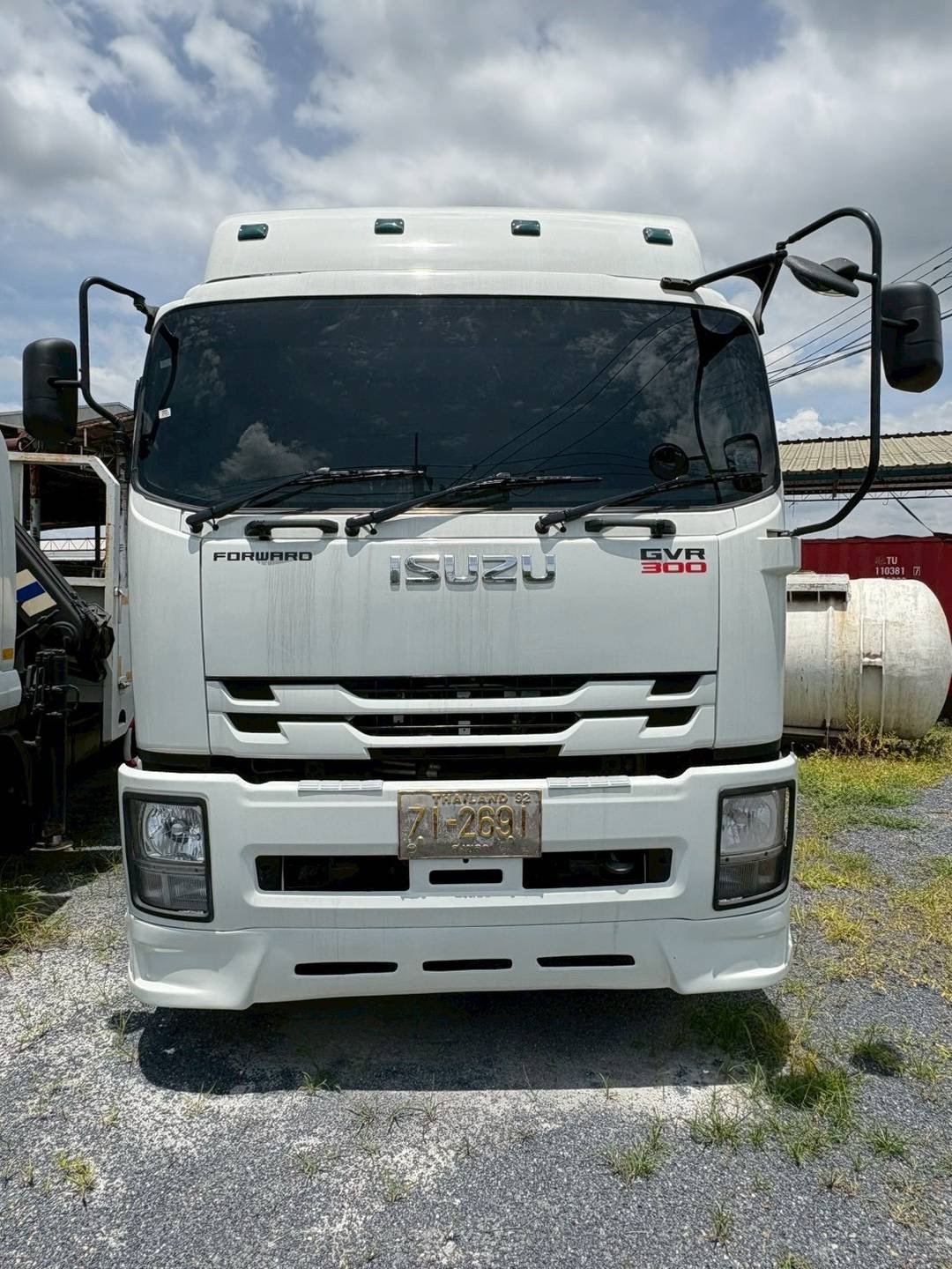 6 ล้อหัวลาก ISUZU GVR300