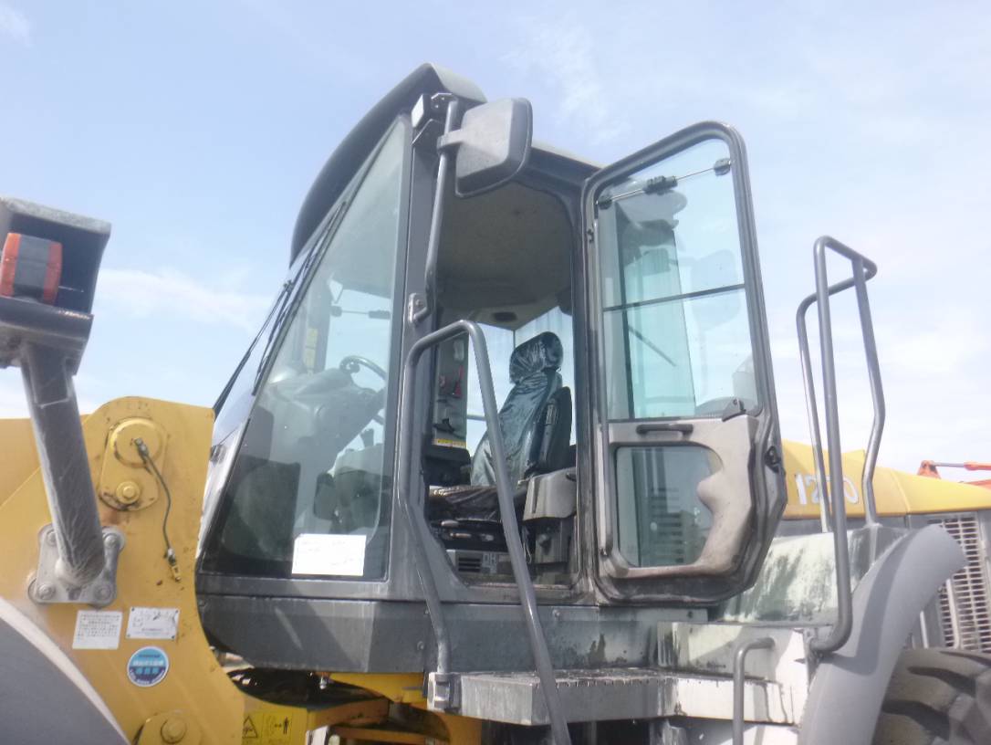 ขาย รถตัก Hitachi ZW220 นำเข้าญี่ปุ่น สภาพดี พร้อมใช้งาน เอกสารครบ ขาย รถตัก Hitachi ZW220 นำเข้าญี่ปุ่น สภาพดี พร้อมใช้งาน เอกสารครบ
