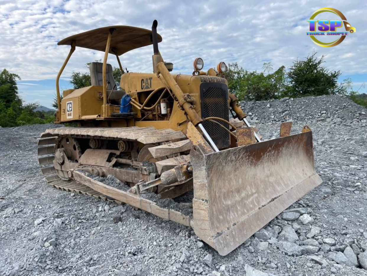 รถแทรคเตอร์ 580,000 บาท CATERPILLAR D4E เครื่อง 4 สูบ 09Z รถแทรคเตอร์ 580,000 บาท CATERPILLAR D4E เครื่อง 4 สูบ 09Z