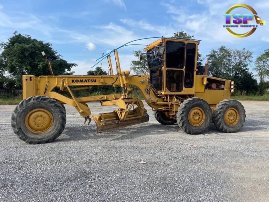 รถเกรดสวย ใบมีด 12 ฟุต 1,990,000 ทำงาน 7,xxx ชั่วโมง Komatsu GD511A-1 เอกสารเล่มทะเบียน รถเกรดสวย ใบมีด 12 ฟุต 1,990,000 ทำงาน 7,xxx ชั่วโมง Komatsu GD511A-1 เอกสารเล่มทะเบียน