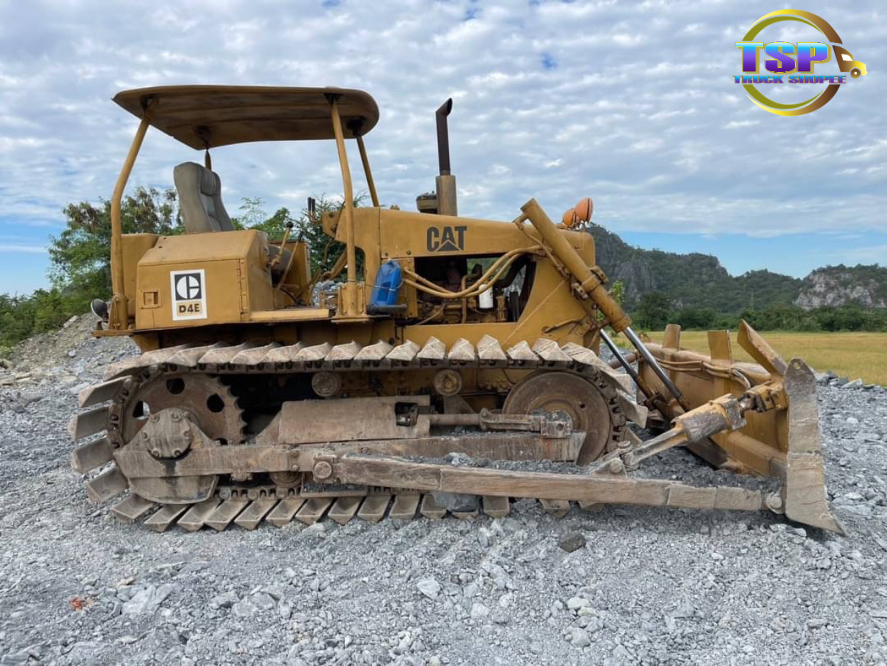 รถแทรคเตอร์ 580,000 บาท CATERPILLAR D4E เครื่อง 4 สูบ 09Z รถแทรคเตอร์ 580,000 บาท CATERPILLAR D4E เครื่อง 4 สูบ 09Z