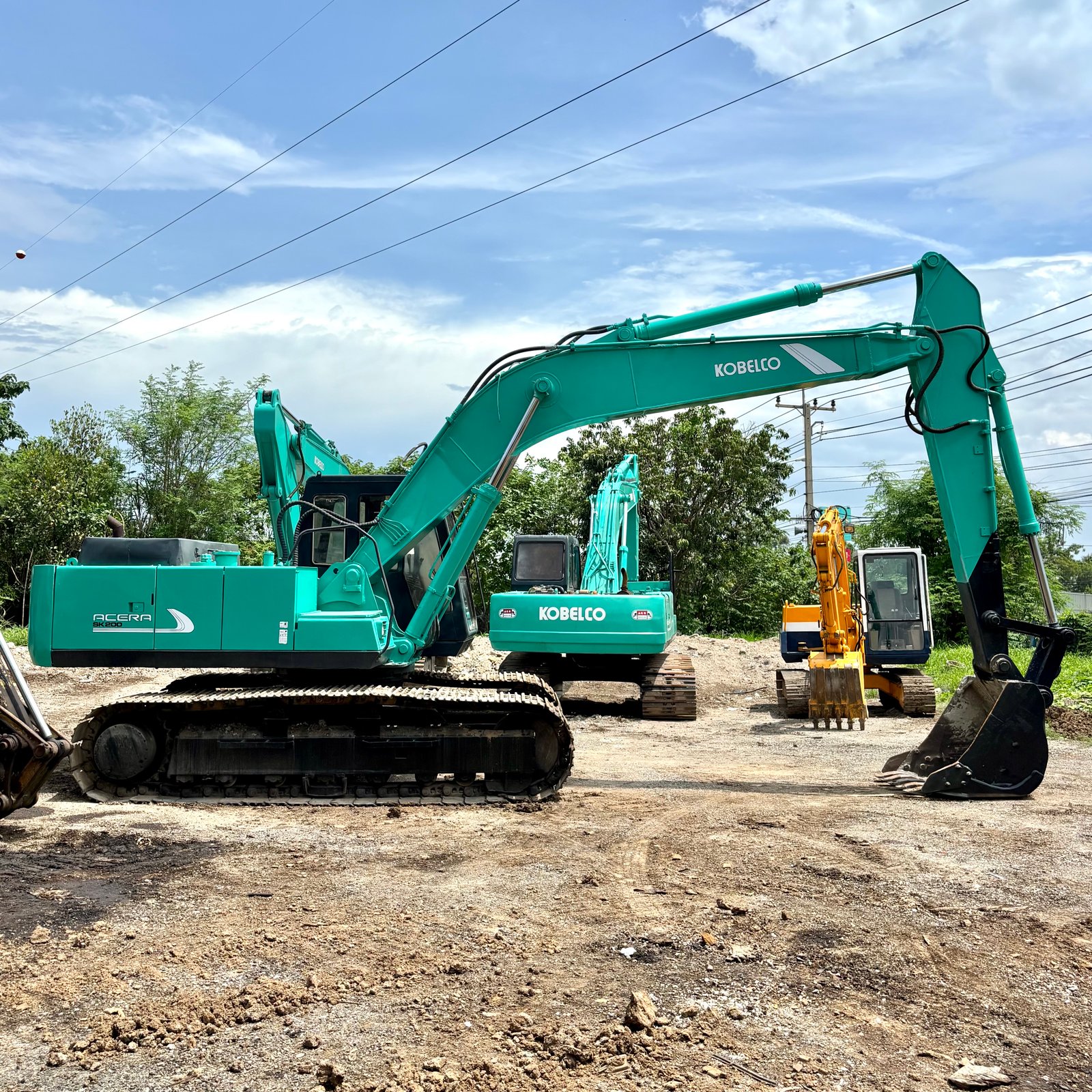 รถขุด KOBELCO SK200-2 MARK II พร้อมใช้ รถขุด KOBELCO SK200-2 MARK II พร้อมใช้