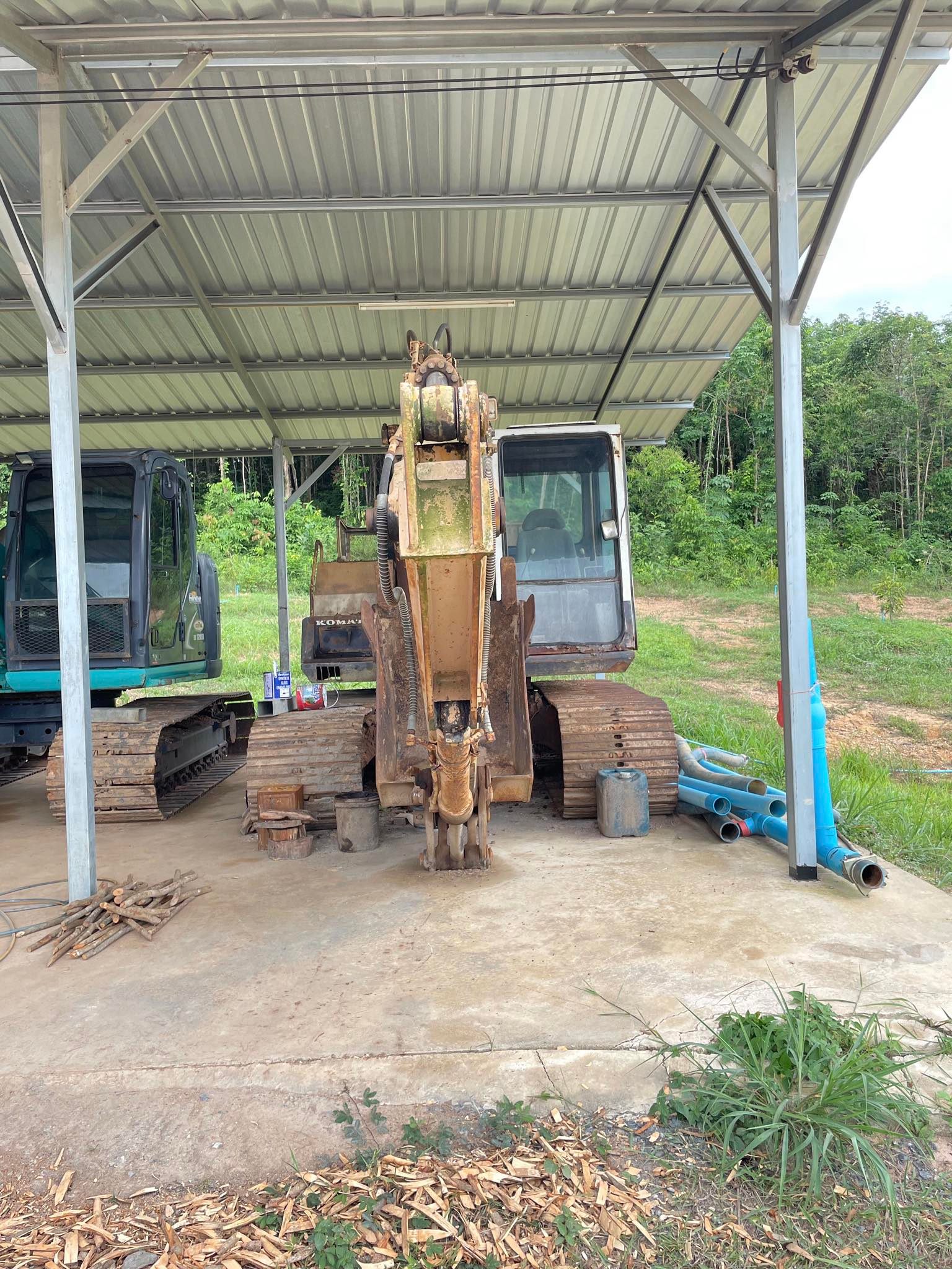 รถแบคโฮ KOMATSU รุ่น PC120-3 พร้อมใช้งาน รถแบคโฮ KOMATSU รุ่น PC120-3 พร้อมใช้งาน