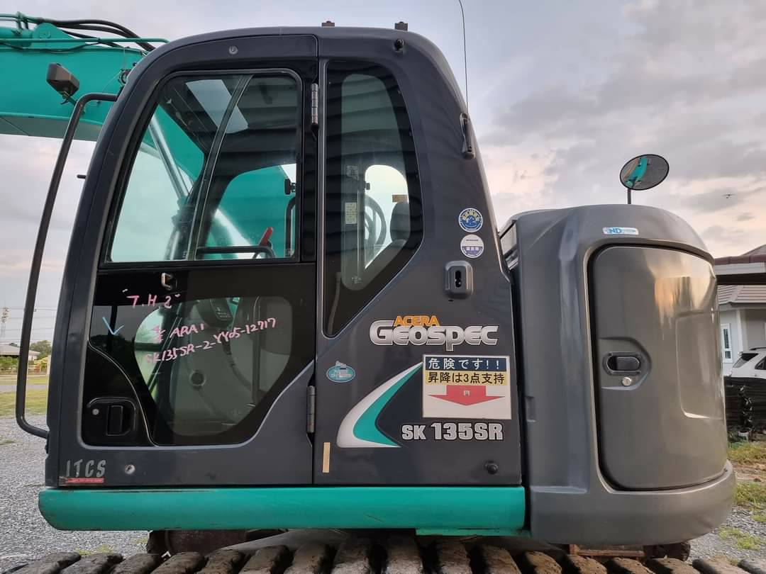 KOBELCO  รุ่น  SK135 SR-2  YY05  ใช้งานน้อย 4xxx ช.ม ใช้งานจริงจากญี่ปุ่น