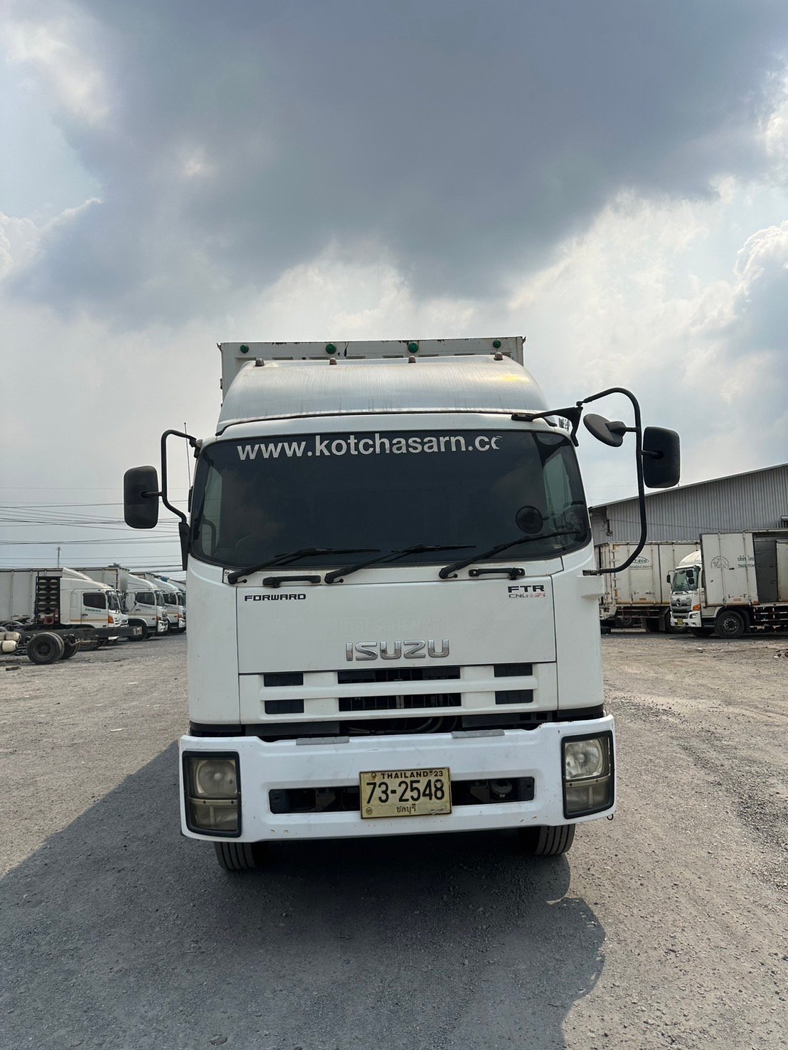 ขาย หกล้อตู้ 10 บานปี 2557 cng