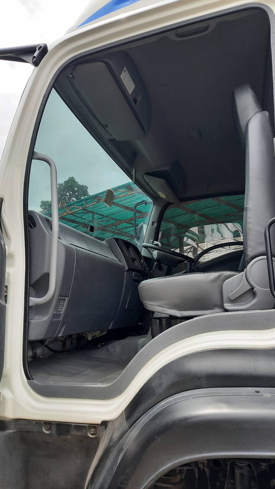 ISUZU FTR240 ปี63 ตู้แห้ง 10บาน พร้อมใช้งาน ISUZU FTR240 ปี63 ตู้แห้ง 10บาน พร้อมใช้งาน