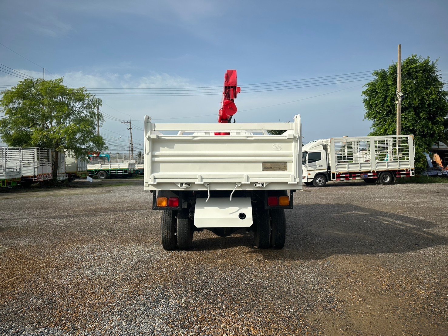 ISUZU FRR210 ปี57 ดั้มพ์3.5เมตร เครน3.4ตัน 3ปอก