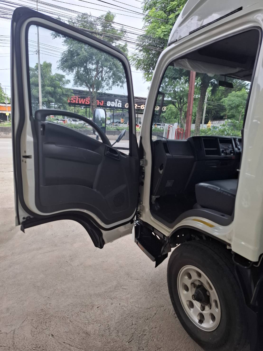 ISUZU NLR130 ปี64 รถสวย พร้อมใช้