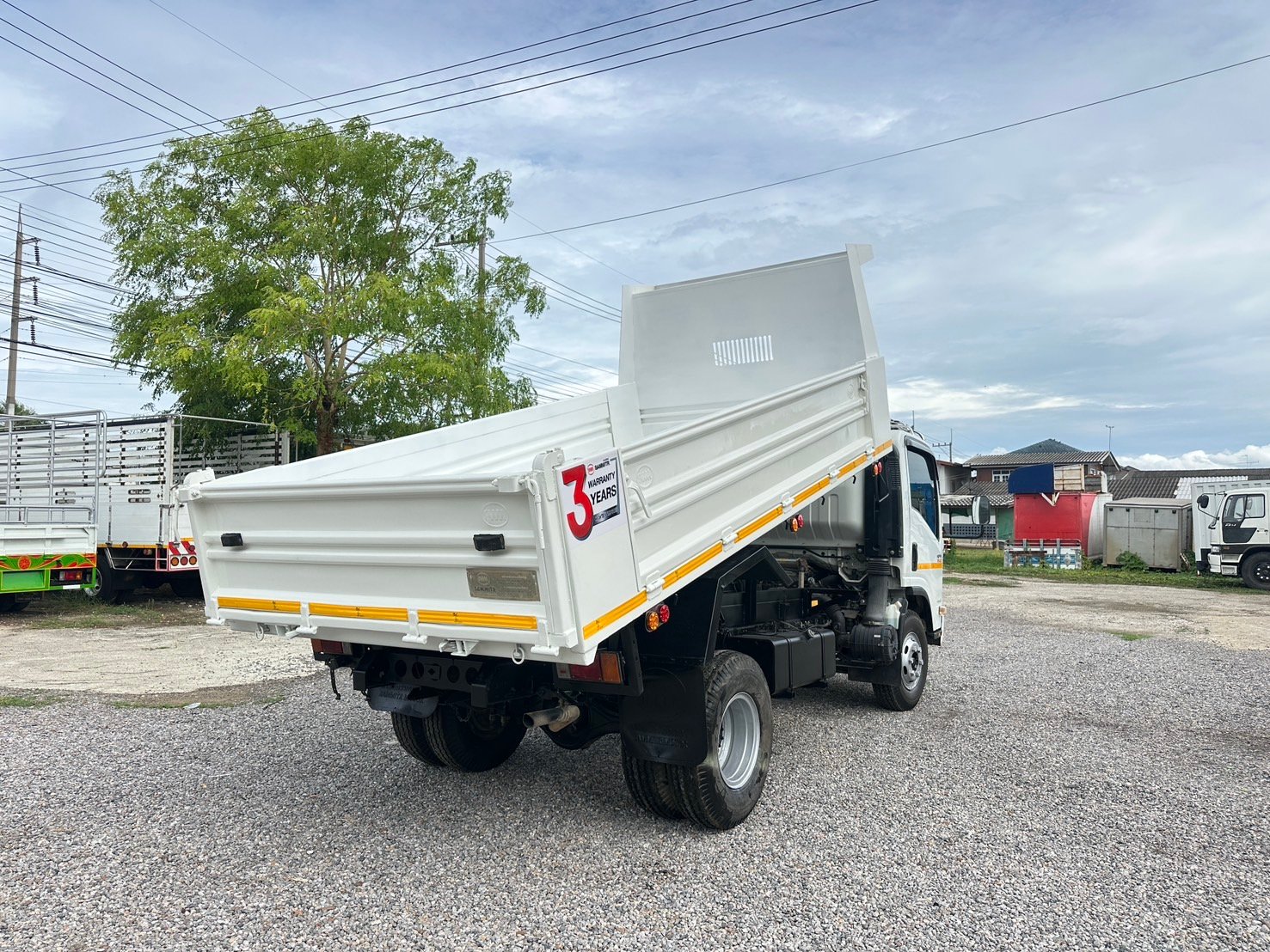 ISUZU NPR150 ดั้มพ์ ปี58 กระบะยาว4เมตร