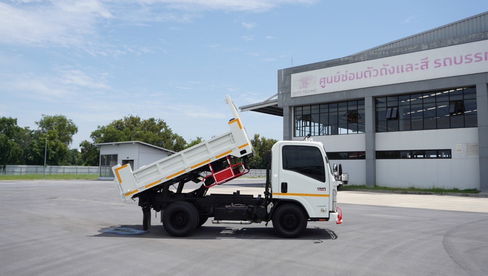 ISUZU NMR130 ดั้มพ์3คิว ปี62 รถสวย พร้อมใช้