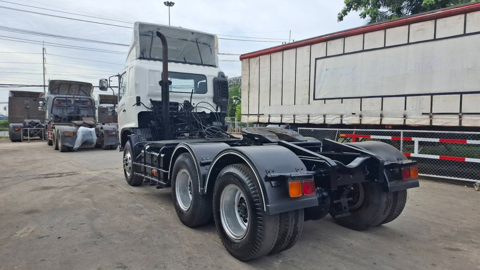 หัวลาก Hino320 ปี46  เดิมๆทั้งลำ สวย พร้อมใช้