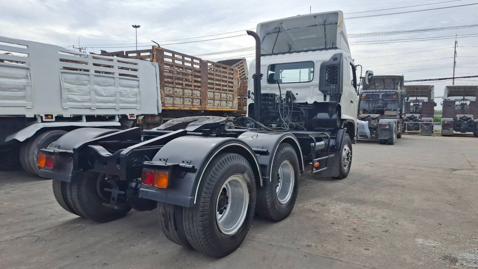 หัวลาก Hino320 ปี46  เดิมๆทั้งลำ สวย พร้อมใช้