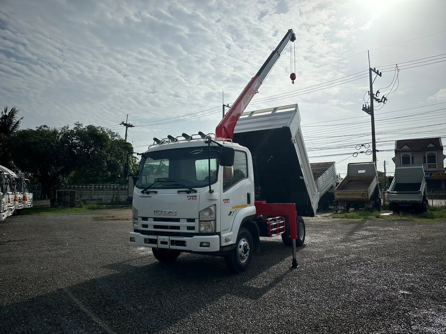 ISUZU FRR210 ปี57 ดั้มพ์3.5เมตร เครน3.4ตัน 3ปอก