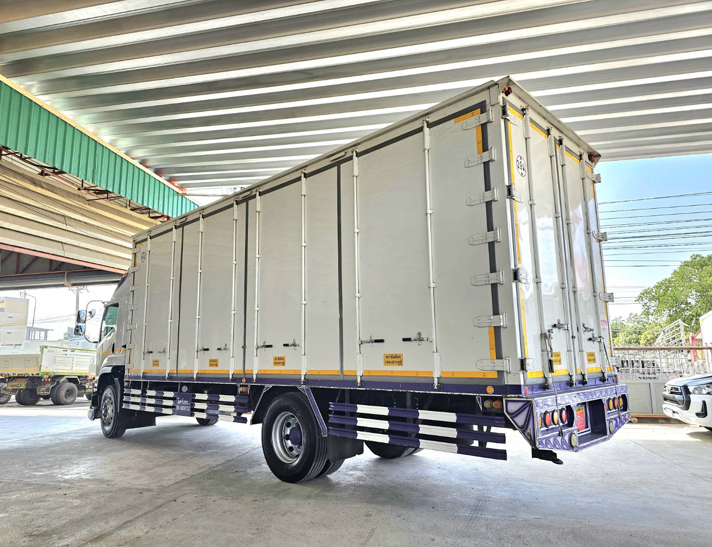 NEW FTR 240 ปี 2565 ตู้ 10 บาน ไมล์ 2แสน รถห้างแท้ ยาว 7.60 เมตร