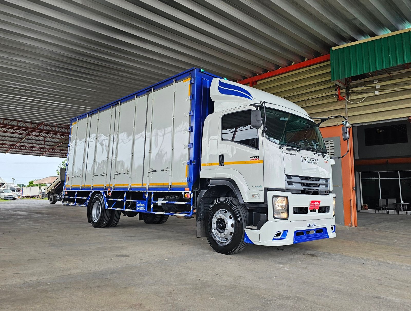 NEW FTR 240 ไมล์ 99,xxx ปี 2566 ตู้ 10 บาน รถห้างแท้ ยาว 7.70 เมตร