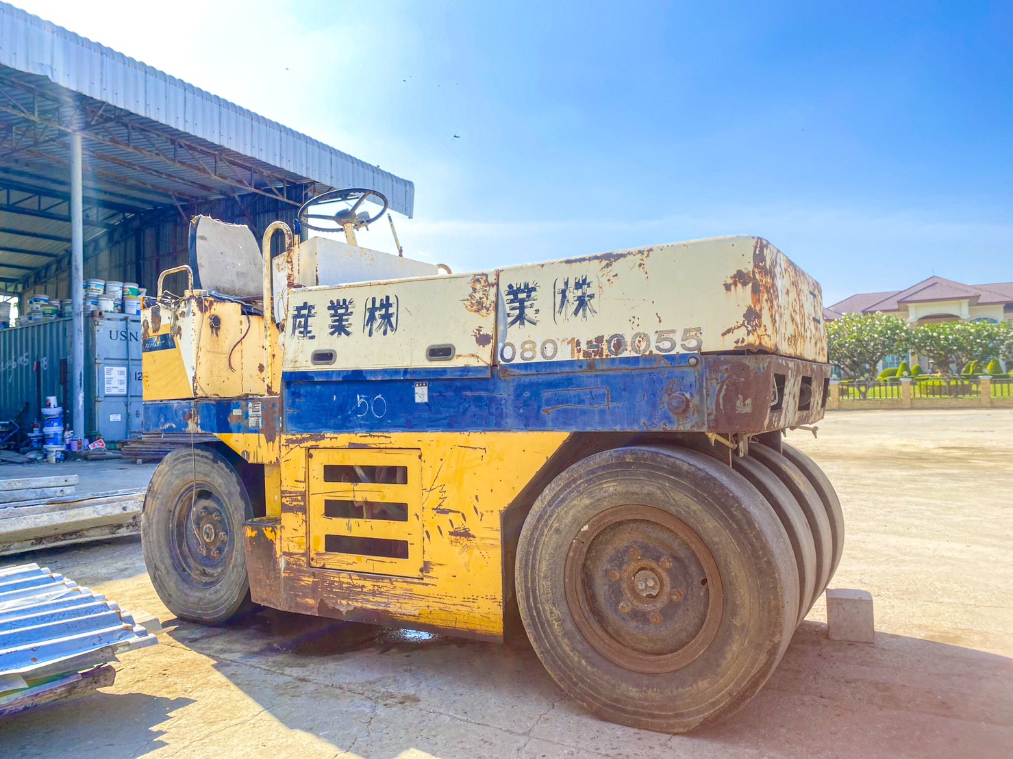 รถบด KOMATSU JW 33-2 รถบด KOMATSU JW 33-2